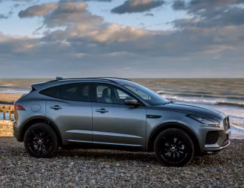 Jaguar E-Pace P300 AWD R-Dynamic [UK-spec] '2017–20