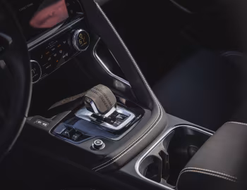 Interior 2021–24 Jaguar E-Pace P300 Sport [North America] '2021–24
