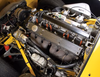 Bajo el capó 1969–71 Jaguar E-Type Fixed Head Coupe [North America] (Series II) '1968–71