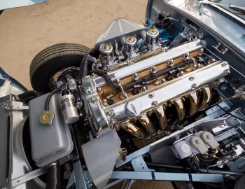 Bajo el capó Jaguar E-Type 4.2-Litre Open Two Seater [EU-spec] (XK-E) '10.1964–07.1967