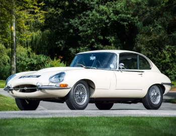 Jaguar E-Type Fixed Head Coupe 2+2 [UK-spec] '03.1966–07.1967