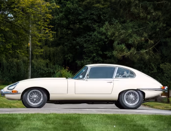 Jaguar E-Type Fixed Head Coupe 2+2 [UK-spec] '03.1966–07.1967