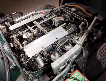 Bajo el capó 1972–74 Jaguar E-Type V12 Open Two Seater [North America] (Series III) '1971–74