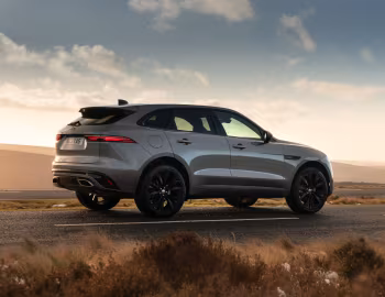 Jaguar F-Pace R-Dynamic Black Pack [Worldwide] '2020–pr.