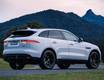 Jaguar F-Pace 20d AWD Prestige [Australia] '2016–20