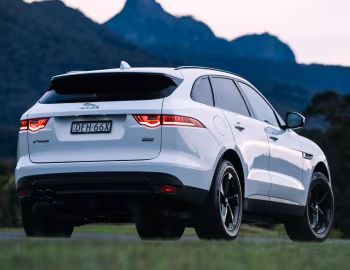Jaguar F-Pace 20d AWD Prestige [Australia] '2016–20