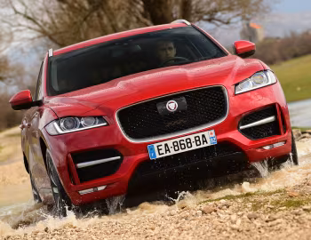 Jaguar F-Pace 20d AWD R-Sport [Worldwide] '2016–20
