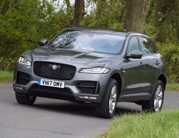Jaguar F-Pace 25t AWD R-Sport [UK-spec] '04.2017–20