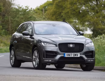 Jaguar F-Pace 25t AWD R-Sport [UK-spec] '04.2017–20