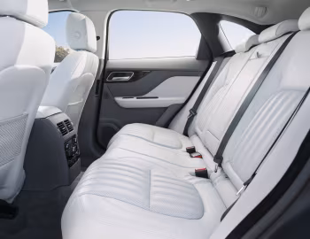Interior Jaguar F-Pace 30d AWD Portfolio [Australia] '2016–20