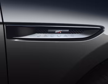Jaguar F-Pace "Chequered Flag" [Worldwide] '2019–20
