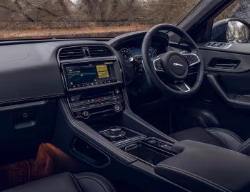 Panel frontal Jaguar F-Pace "Chequered Flag" [UK-spec] '2019–20