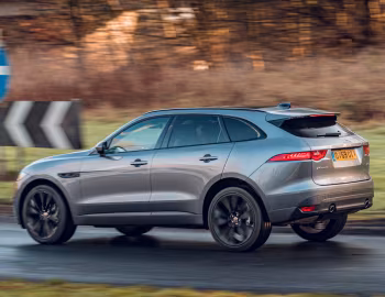 Jaguar F-Pace "Chequered Flag" [UK-spec] '2019–20