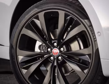 Jaguar F-Pace 25d AWD "Chequered Flag" [South Africa] '2020–21