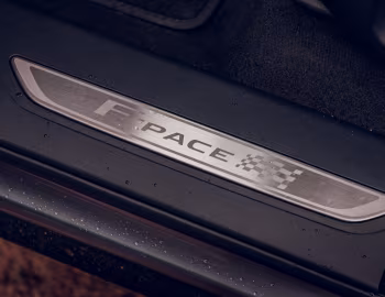 Interior Jaguar F-Pace "Chequered Flag" [UK-spec] '2019–20