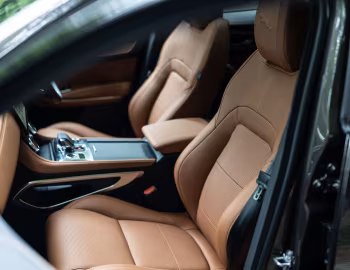 Interior Jaguar F-Pace D200 SE R-Dynamic [Japan] '2021–pr.
