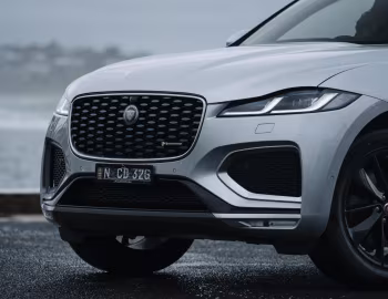 Jaguar F-Pace P250 R-Dynamic Black Pack [Australia] '2021–pr.