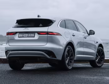 Jaguar F-Pace P250 R-Dynamic Black Pack [Australia] '2021–pr.