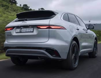 Jaguar F-Pace P250 R-Dynamic Black Pack [Australia] '2021–pr.