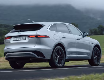 Jaguar F-Pace P250 R-Dynamic Black Pack [Australia] '2021–pr.