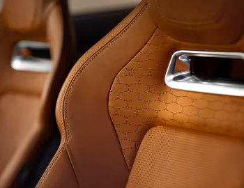 Interior 2021–pr. Jaguar F-Pace P400 AWD R-Dynamic [North America] '2021–pr.