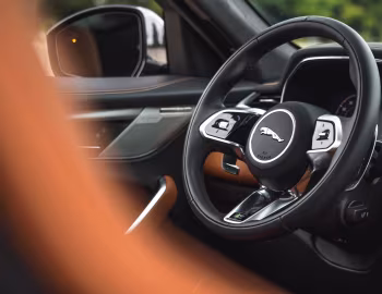 Interior 2021–pr. Jaguar F-Pace P400 AWD R-Dynamic [North America] '2021–pr.