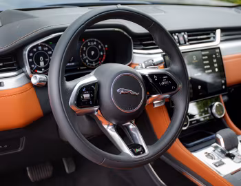 Interior 2021–pr. Jaguar F-Pace P400 AWD R-Dynamic [North America] '2021–pr.