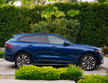 2021–pr. Jaguar F-Pace P400 AWD R-Dynamic [North America] '2021–pr.