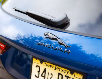 2021–pr. Jaguar F-Pace P400 AWD R-Dynamic [North America] '2021–pr.