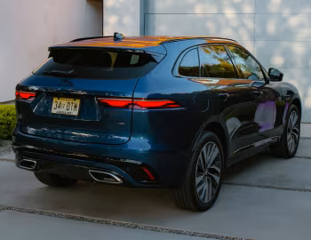2021–pr. Jaguar F-Pace P400 AWD R-Dynamic [North America] '2021–pr.