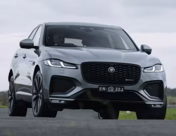Jaguar F-Pace P400 SE R-Dynamic [Australia] '2021–pr.