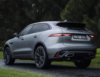 Jaguar F-Pace P400 SE R-Dynamic [Australia] '2021–pr.