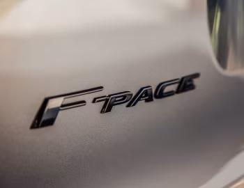 Jaguar F-Pace P400 SE R-Dynamic [Australia] '2021–pr.