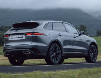 Jaguar F-Pace P400 SE R-Dynamic [Australia] '2021–pr.