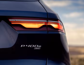Jaguar F-Pace P400e AWD [Worldwide] '2020–pr.