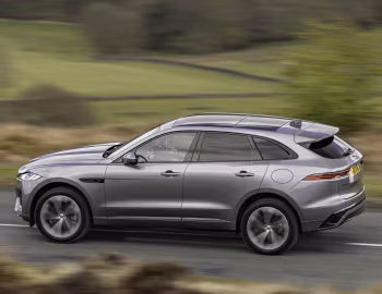 Jaguar F-Pace P400e R-Dynamic AWD [UK-spec] '2020–pr.