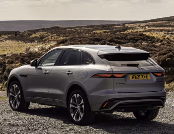 Jaguar F-Pace P400e R-Dynamic AWD [UK-spec] '2020–pr.