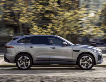 Jaguar F-Pace P400e R-Dynamic AWD [UK-spec] '2020–pr.