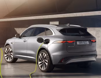 Jaguar F-Pace P400e R-Dynamic AWD [Worldwide] '2020–pr.
