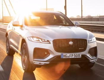 Jaguar F-Pace P400e R-Dynamic AWD [Worldwide] '2020–pr.