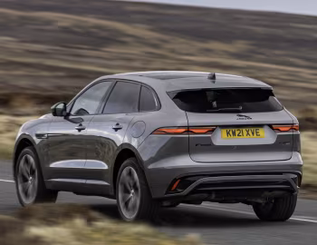 Jaguar F-Pace P400e R-Dynamic AWD [UK-spec] '2020–pr.