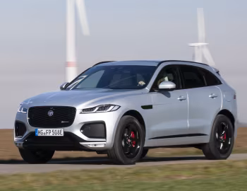 Jaguar F-Pace P400e R-Dynamic AWD [Worldwide] '2020–pr.