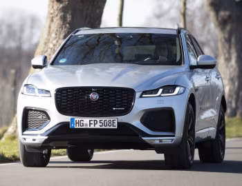 Jaguar F-Pace P400e R-Dynamic AWD [Worldwide] '2020–pr.