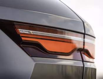 Jaguar F-Pace P400e R-Dynamic AWD [UK-spec] '2020–pr.