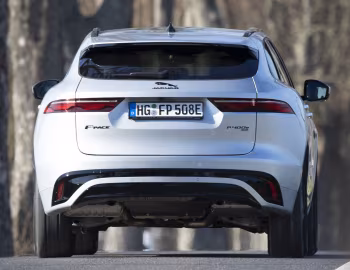 Jaguar F-Pace P400e R-Dynamic AWD [Worldwide] '2020–pr.
