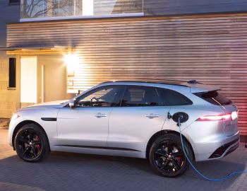 Jaguar F-Pace P400e R-Dynamic AWD [Worldwide] '2020–pr.
