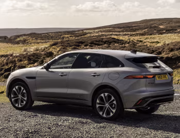 Jaguar F-Pace P400e R-Dynamic AWD [UK-spec] '2020–pr.