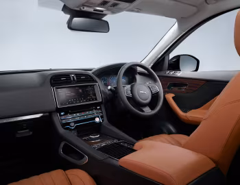 Panel frontal Jaguar F-Pace 20d AWD Portfolio [UK-spec] '2016–20