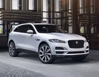 Jaguar F-Pace 20d AWD Portfolio [UK-spec] '2016–20
