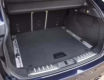 Ambos Jaguar F-Pace 30d AWD Portfolio [Worldwide] '2016–20